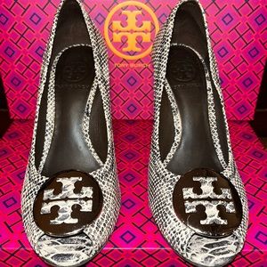TORY BURCH (Never Worn) WEDGES